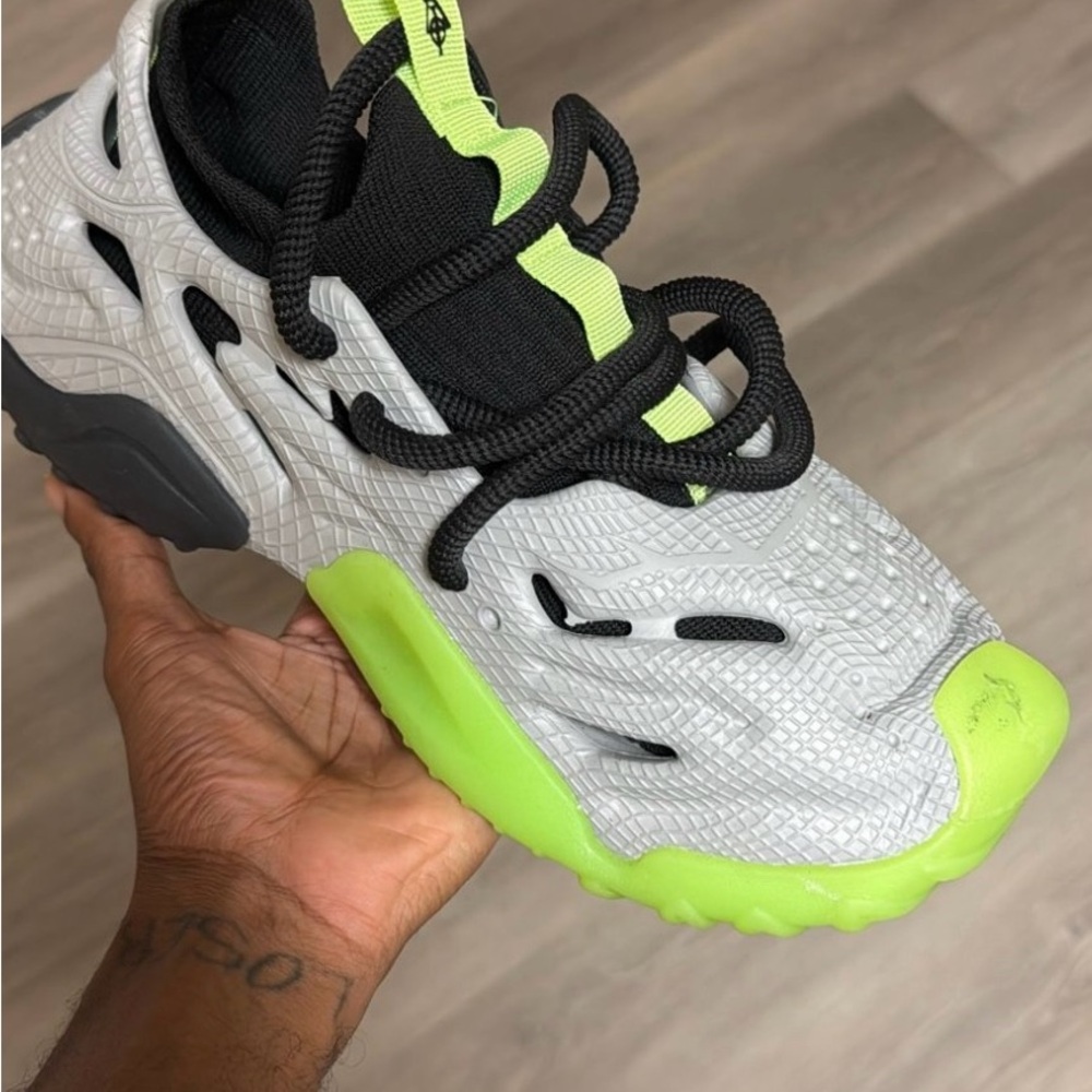 Sia collective: Turbo foam vultures Men's Gray and Green Sneakers